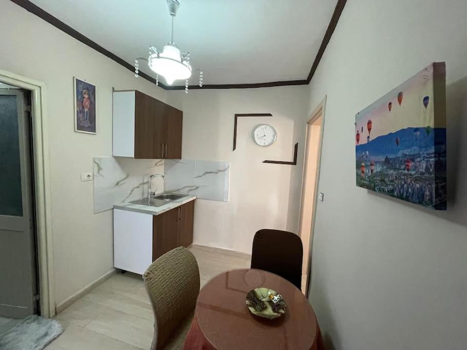 Central Cozy Apartment Old Train Station Tiranë Eksteriør bilde